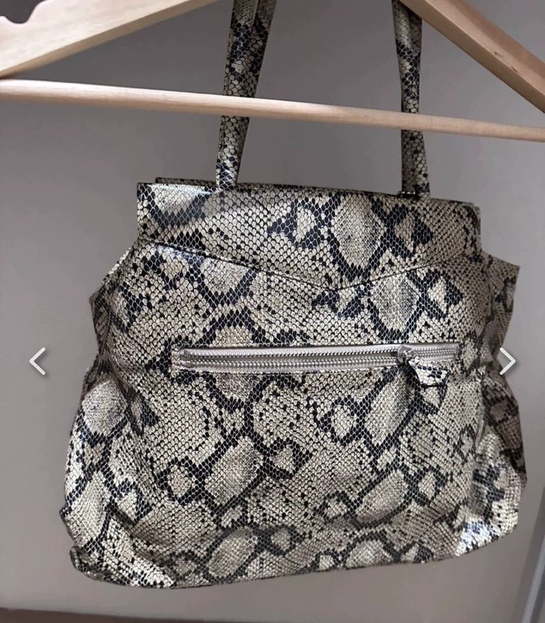 Vivienne Westwood Vivienne Westwood size os Snake skull pendant handbag Size ONE SIZE - 2 Thumbnail