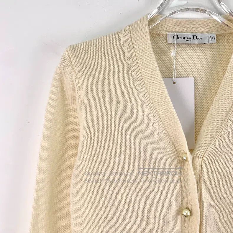 Dior Dior Beige cashmere V-neck single-breasted long-sleeved kn Size XS / US 0-2 / IT 36-38 - 3 Thumbnail