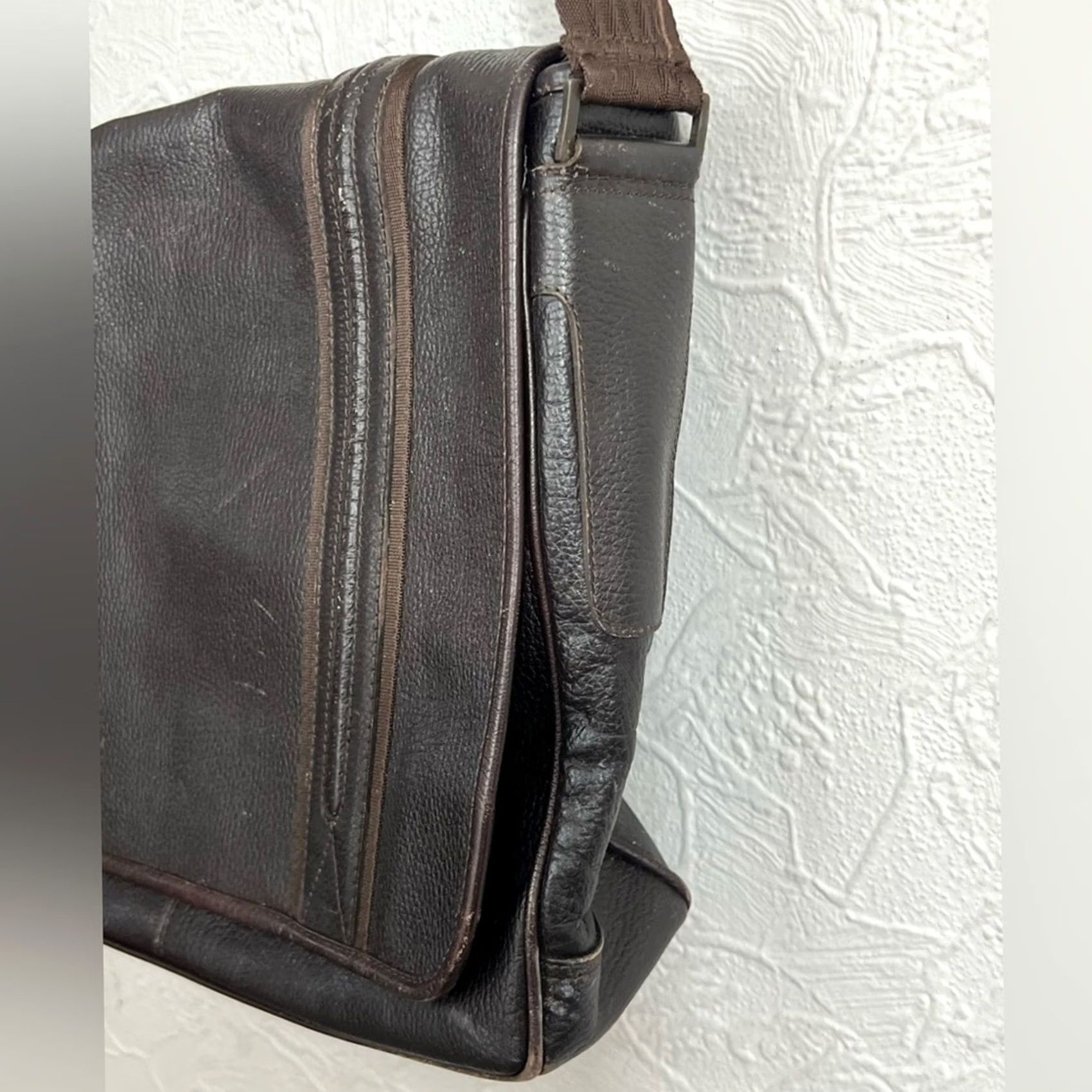 Vintage Arturo Calle Genuine Espresso Leather Shoulder Bag Cross Body Made In Columbia Unisex Adults Brown Leather Bag Shoulder Mens Womens Size ONE SIZE - 5 Thumbnail