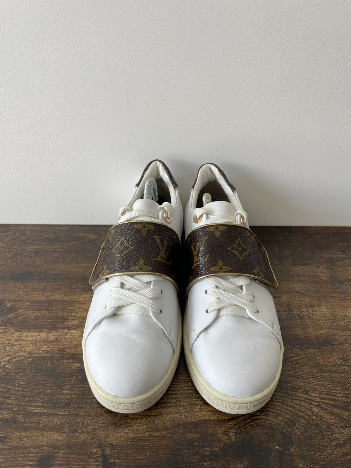 Louis Vuitton Louis Vuitton White Monogram Frontrow Sneakers Size US 8 / IT 38 - 3 Thumbnail