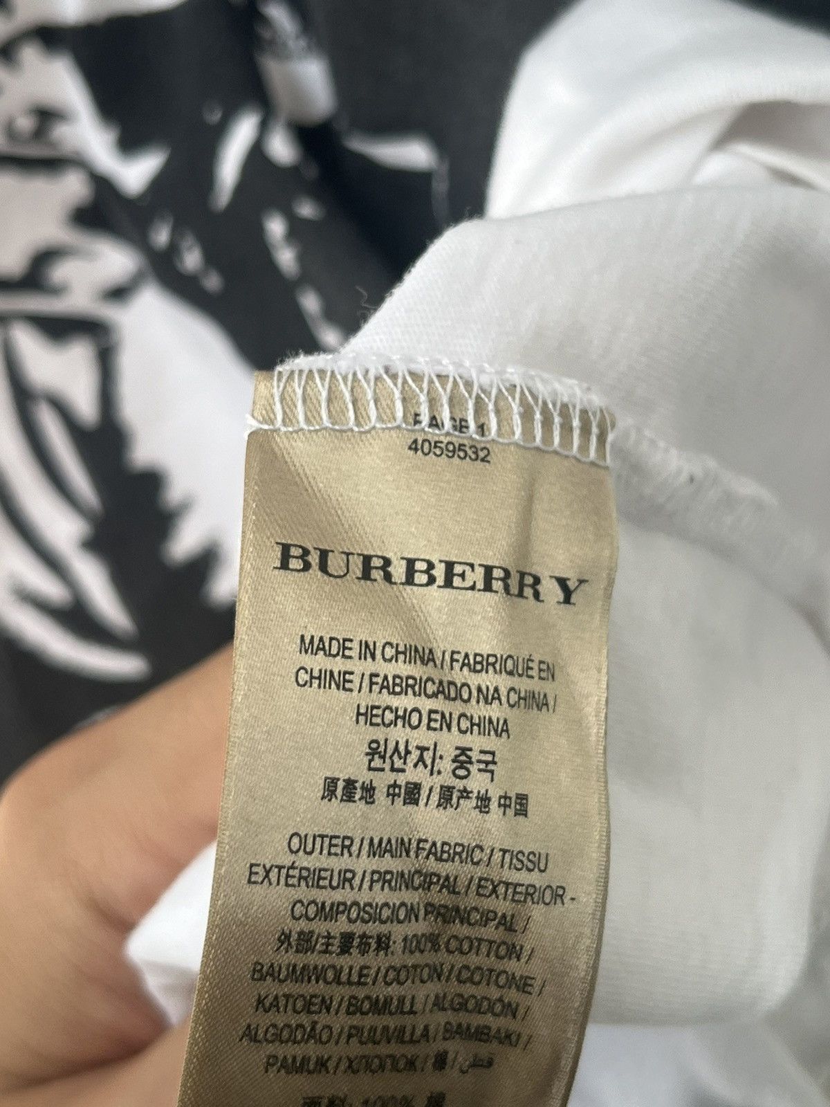 Burberry 2019 BURBERRY TEE Size US M / EU 48-50 / 2 - 3 Thumbnail