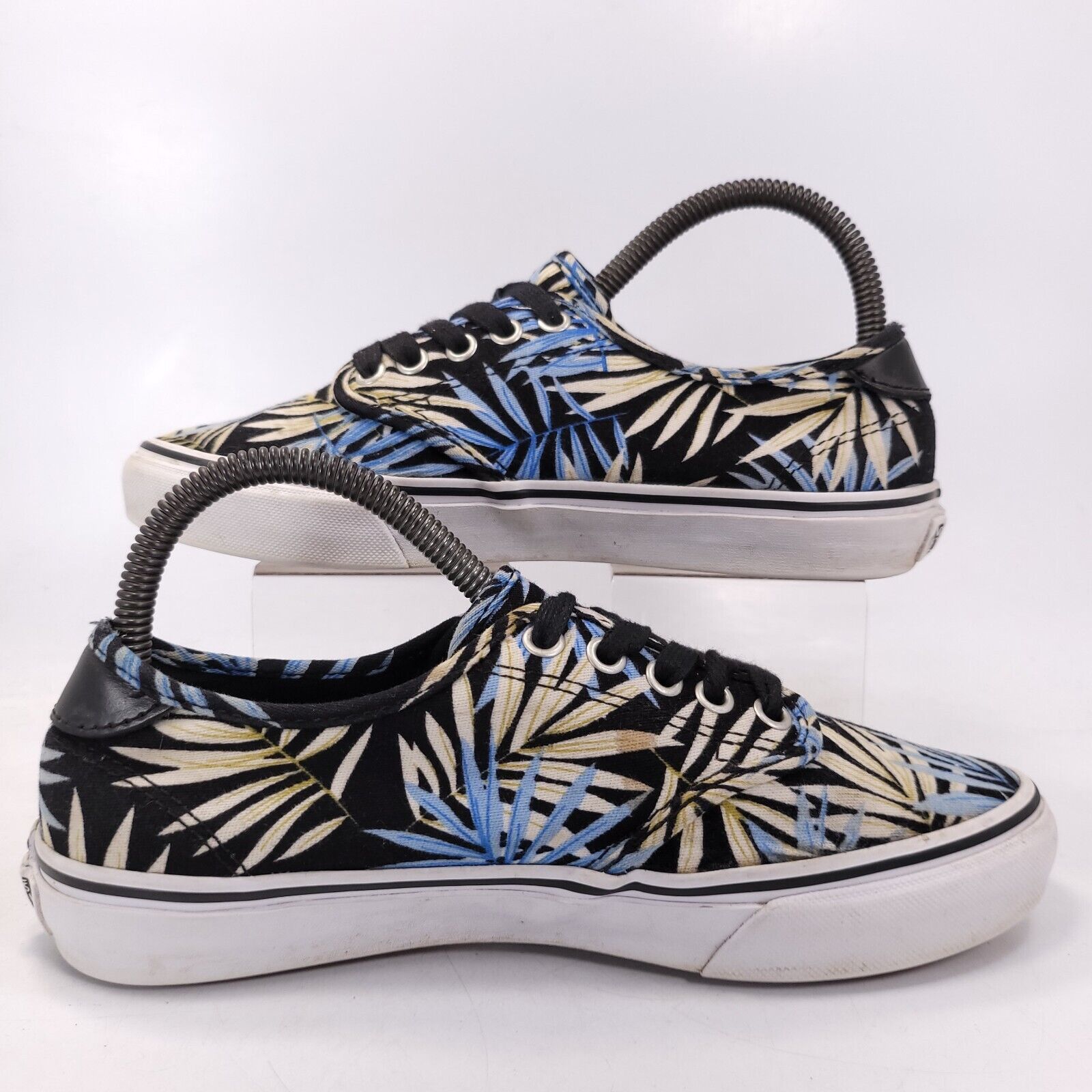 Vans Vans Off the Wall Lace Up Shoe Womens Size 7 721356 Black Size US 7 / IT 37 - 6 Thumbnail