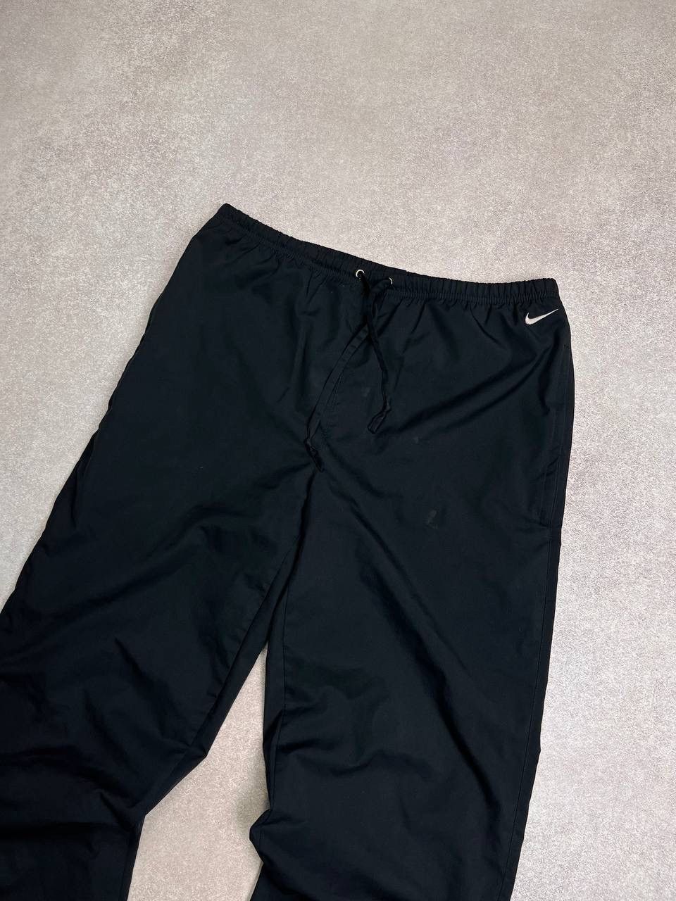 Nike × Vintage VINTAGE NIKE SWOOSH BAGGY NYLON JOGGERS TRACK PANTS Y2K S Size US 31 - 2 Thumbnail