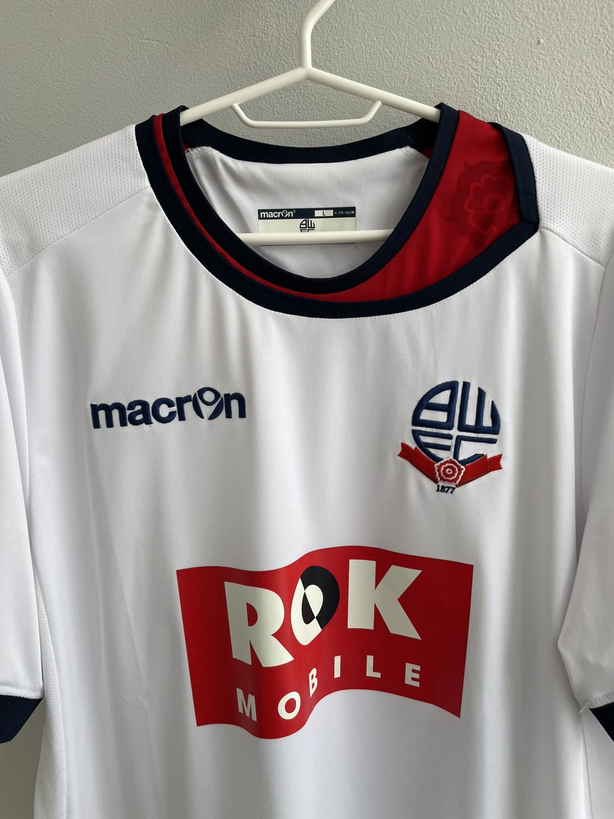Macron Bolton 2015 2016 Home Football Shirt Soccer Jersey Macron Size US L / EU 52-54 / 3 - 11 Thumbnail