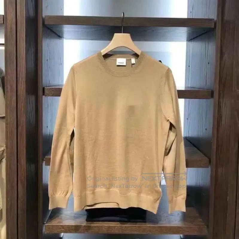 Burberry Burberry Khaki Wool Logo Knit Sweater for Women. Size XS / US 0-2 / IT 36-38 - 1 Thumbnail