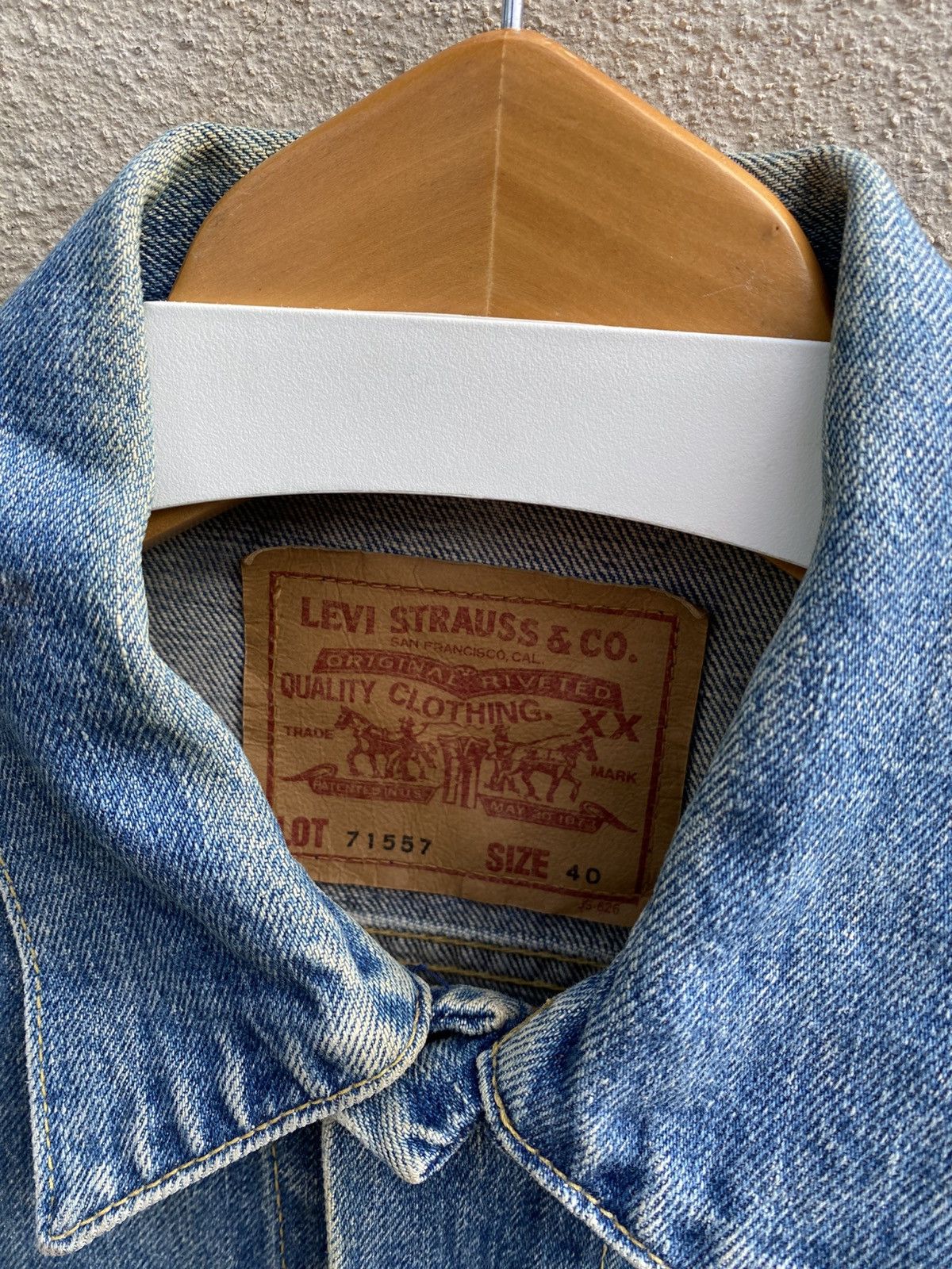 Levi's × Levi's Vintage Clothing × Vintage size 40 vintage levi's 71557 big E trucker denim jacket Size US L / EU 52-54 / 3 - 5 Thumbnail