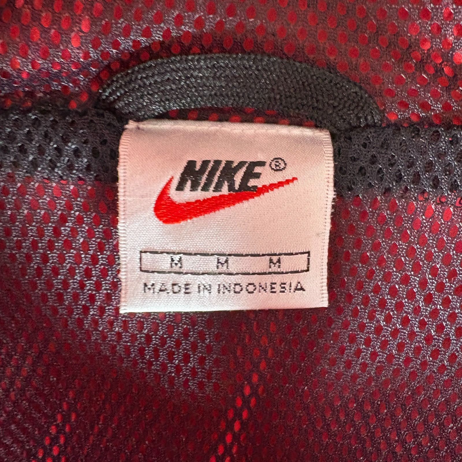 Nike Vintage Nike Red Black Hooded Pullover Windbreaker Jacket Me Size US M / EU 48-50 / 2 - 8 Thumbnail