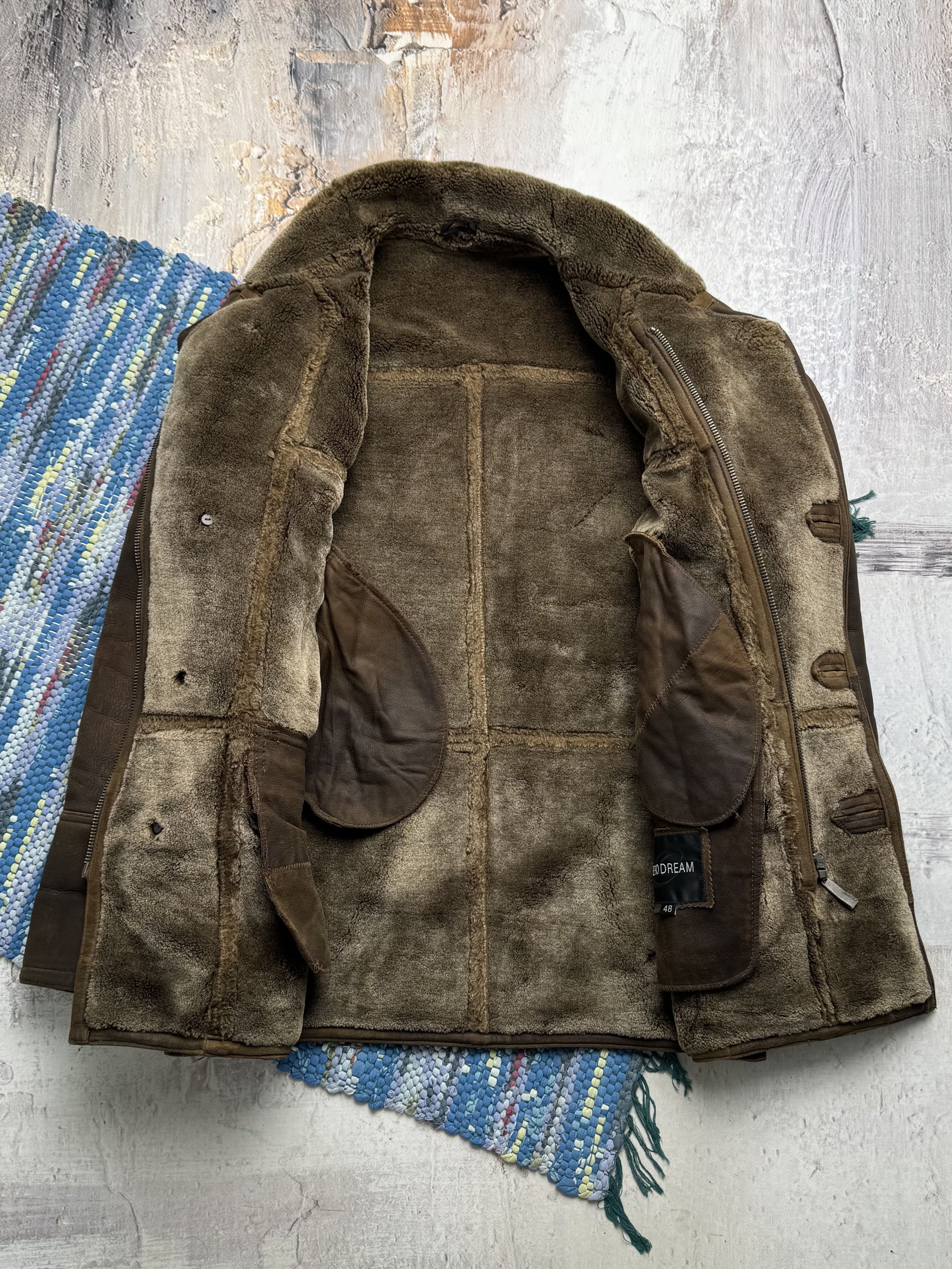 Vintage Vintage Faded Real Sheepskin Coat A8(V1)D15 Size US M / EU 48-50 / 2 - 7 Thumbnail