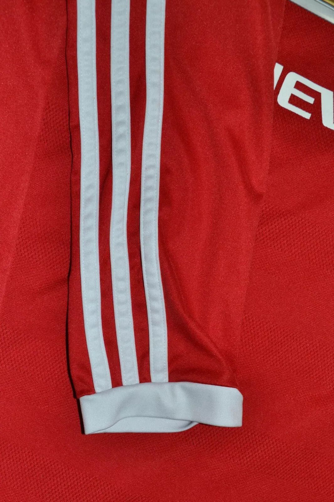 Adidas MANCHESTER UNITED 2015/2016 SHIRT JERSEY ADIDAS SIZE S Size US S / EU 44-46 / 1 - 4 Thumbnail