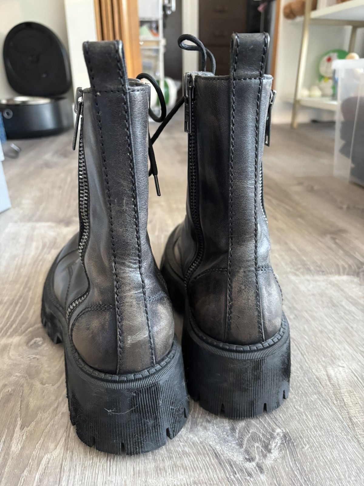 Balenciaga Balenciaga Tractor Boot - Aged Effect Leather Size US 9 / EU 42 - 7 Thumbnail