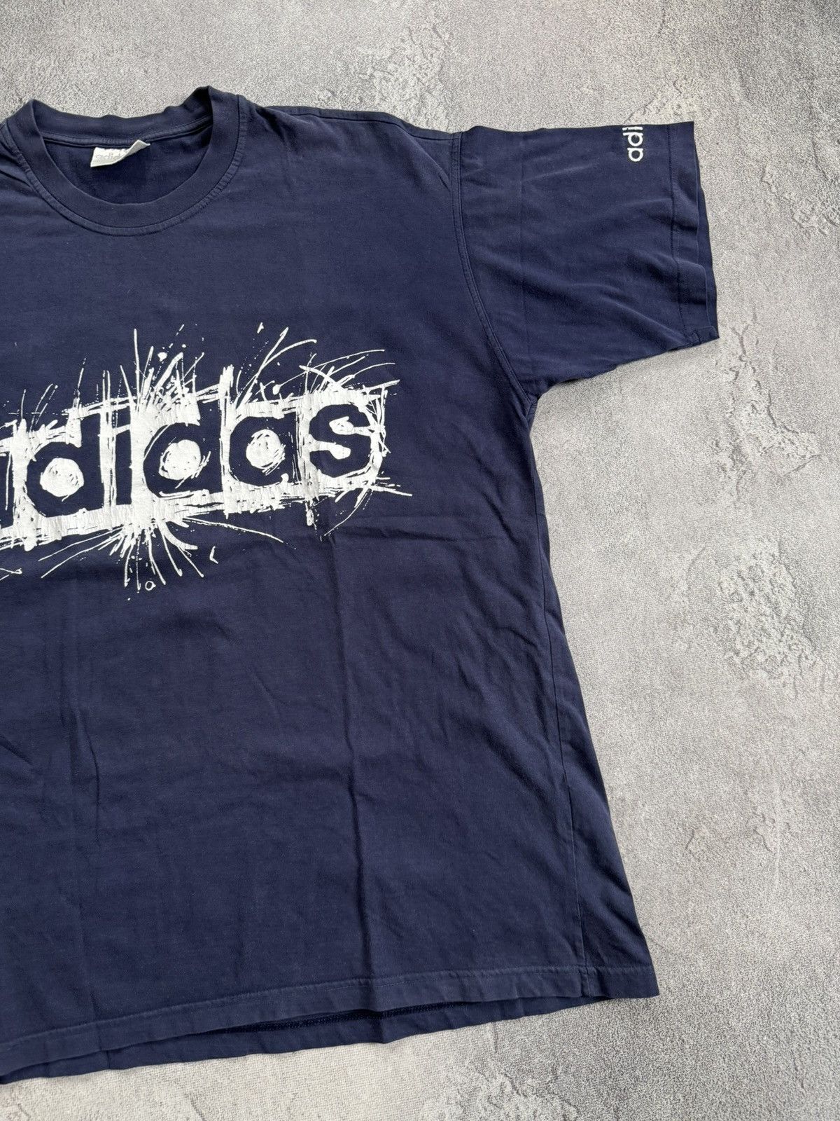 Adidas Adidas XL/size big logo retro vintage tee t-shirts 90s Size US XL / EU 56 / 4 - 6 Thumbnail