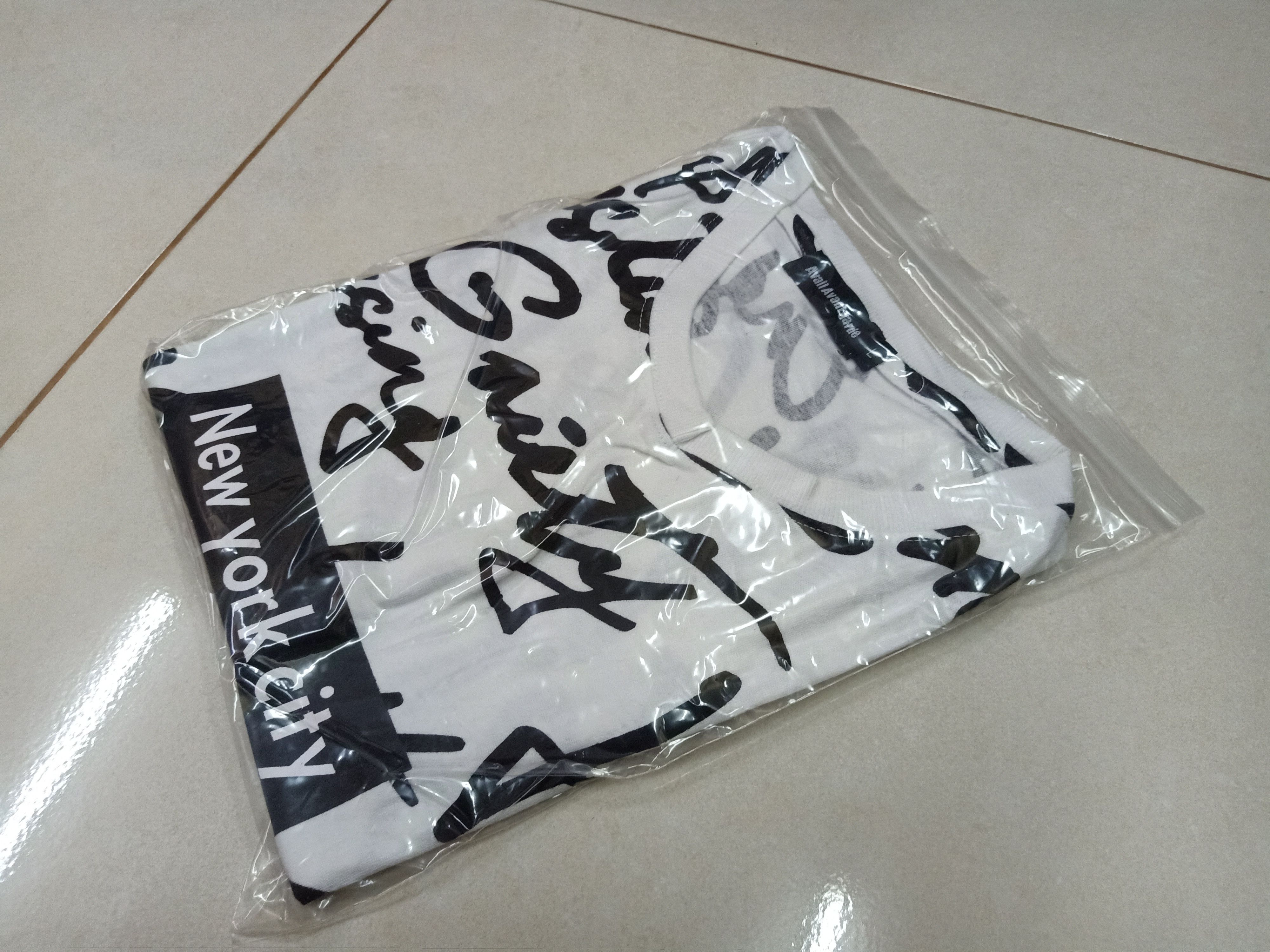 Hypebeast AVAIL AVANTGARDE New York City Full Print L Tee Size US L / EU 52-54 / 3 - 7 Thumbnail