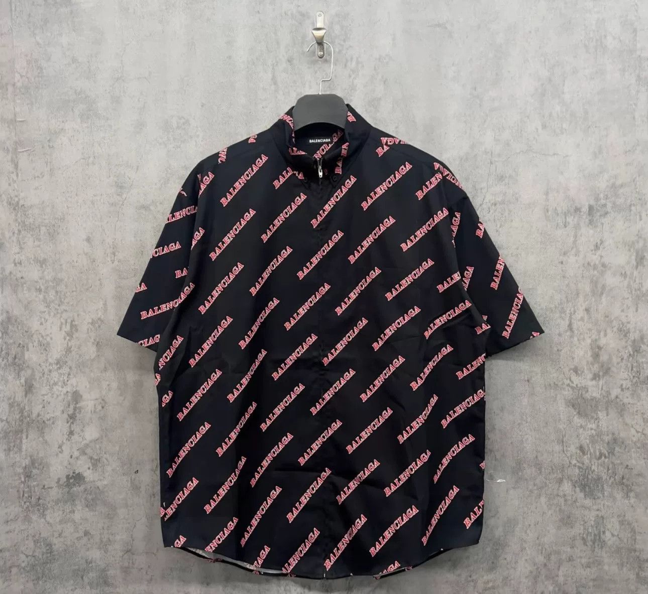 Balenciaga Balenciaga Logo Zip Short Sleeve Shirt Size US M / EU 48-50 / 2 - 1 Thumbnail