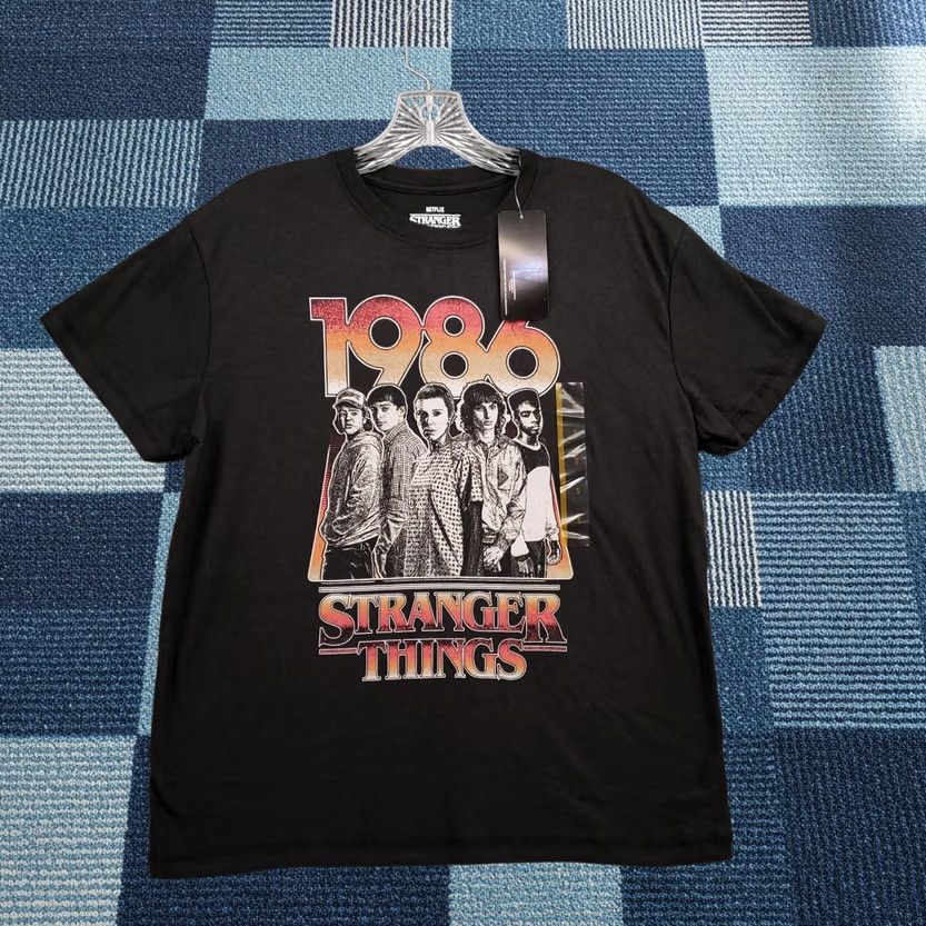 Etro Stranger Things T Shirt Mens Small Gray NEW Short Sleeve Graphic Retro Netflix Size US S / EU 44-46 / 1 - 1 Thumbnail