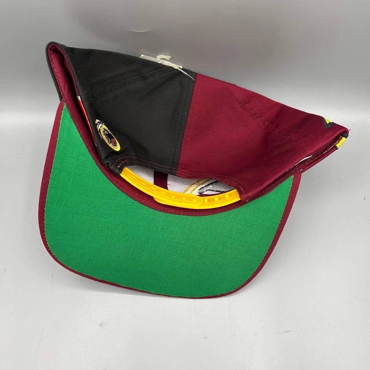 Twins Enterprise Inc. Vintage Washington Redskins Commanders Hat Men Snap Back Cap Size ONE SIZE - 5 Thumbnail