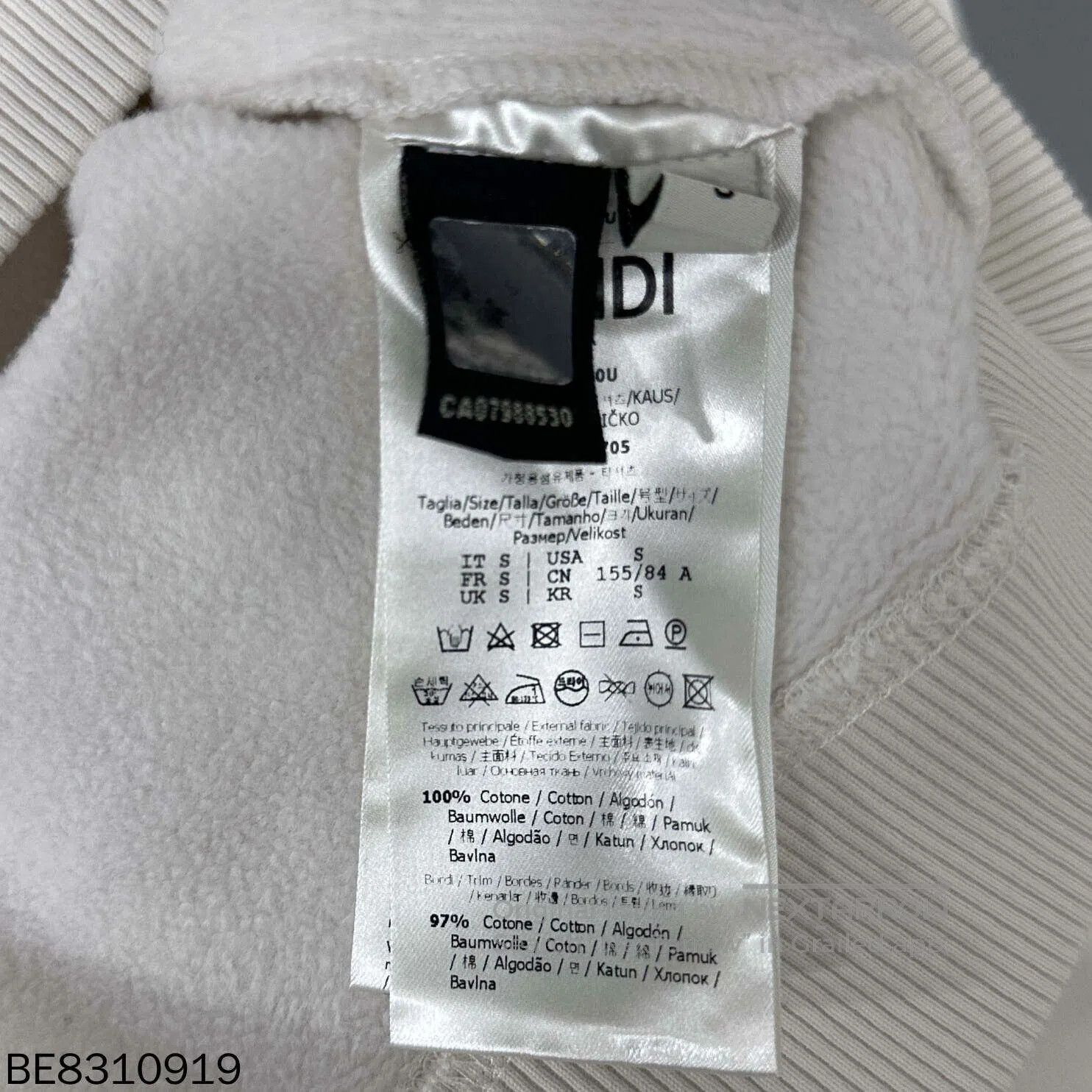 Fendi FENDI Embroidered Logo Hoodie in White. Size US S / EU 44-46 / 1 - 4 Thumbnail