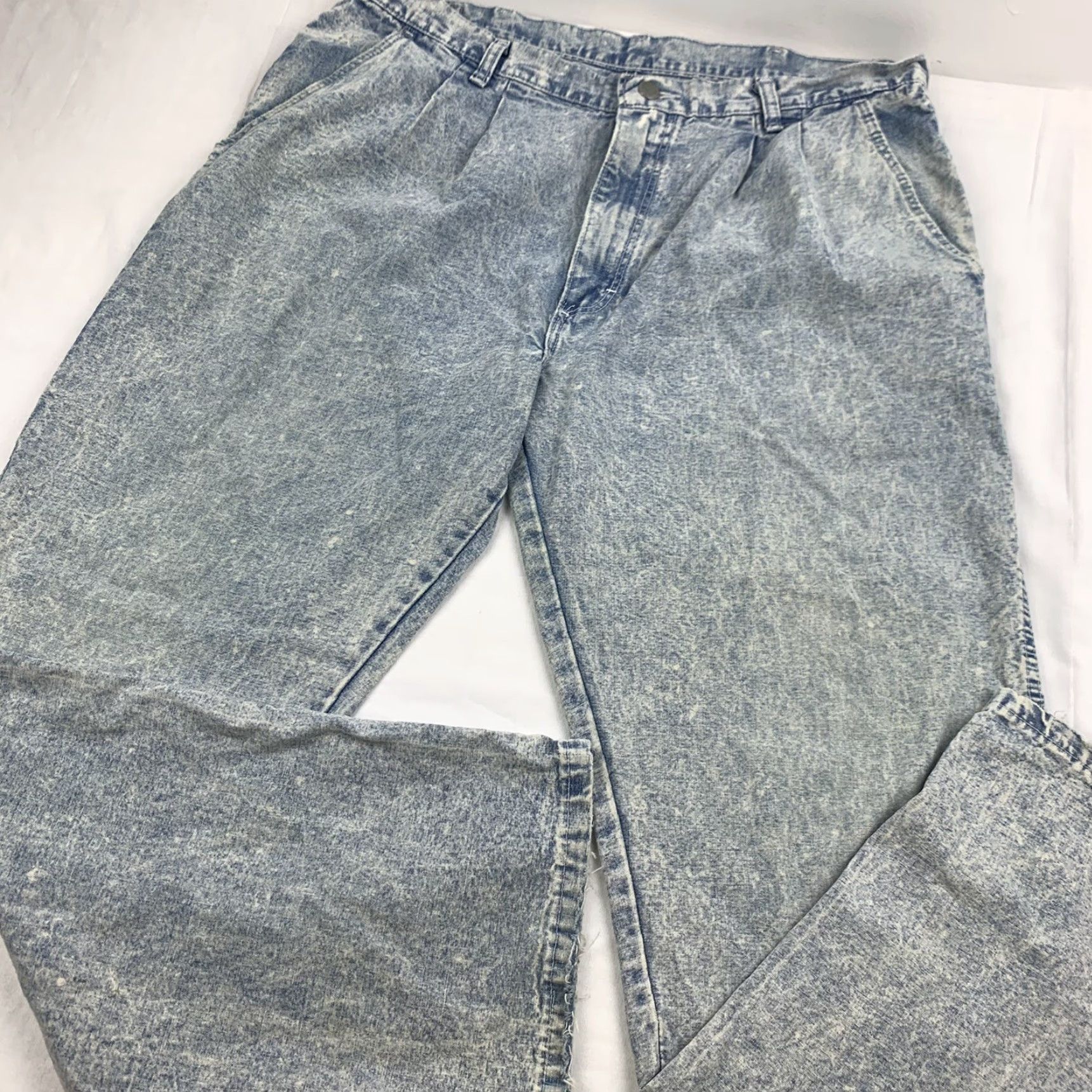 Wrangler VINTAGE Wrangler Jeans Adult 36 Blue Faded Worn Thrashed Made in USA 80s 90s Size US 36 / EU 52 - 2 Thumbnail
