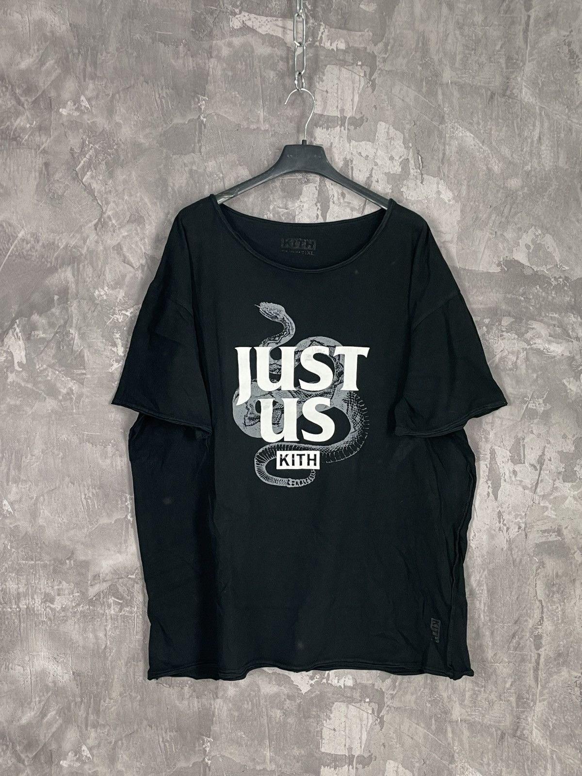 Vintage KITH Just Us Graphic T-Shirt Men’s Medium Size US XL / EU 56 / 4 - 1 Thumbnail
