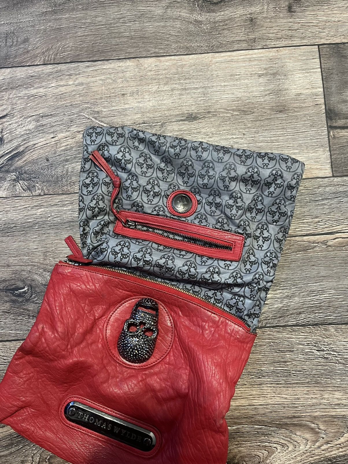 Thomas Wylde Thomas Wylde Red Leather Skull Foldover Clutch Handbag Size ONE SIZE - 7 Thumbnail