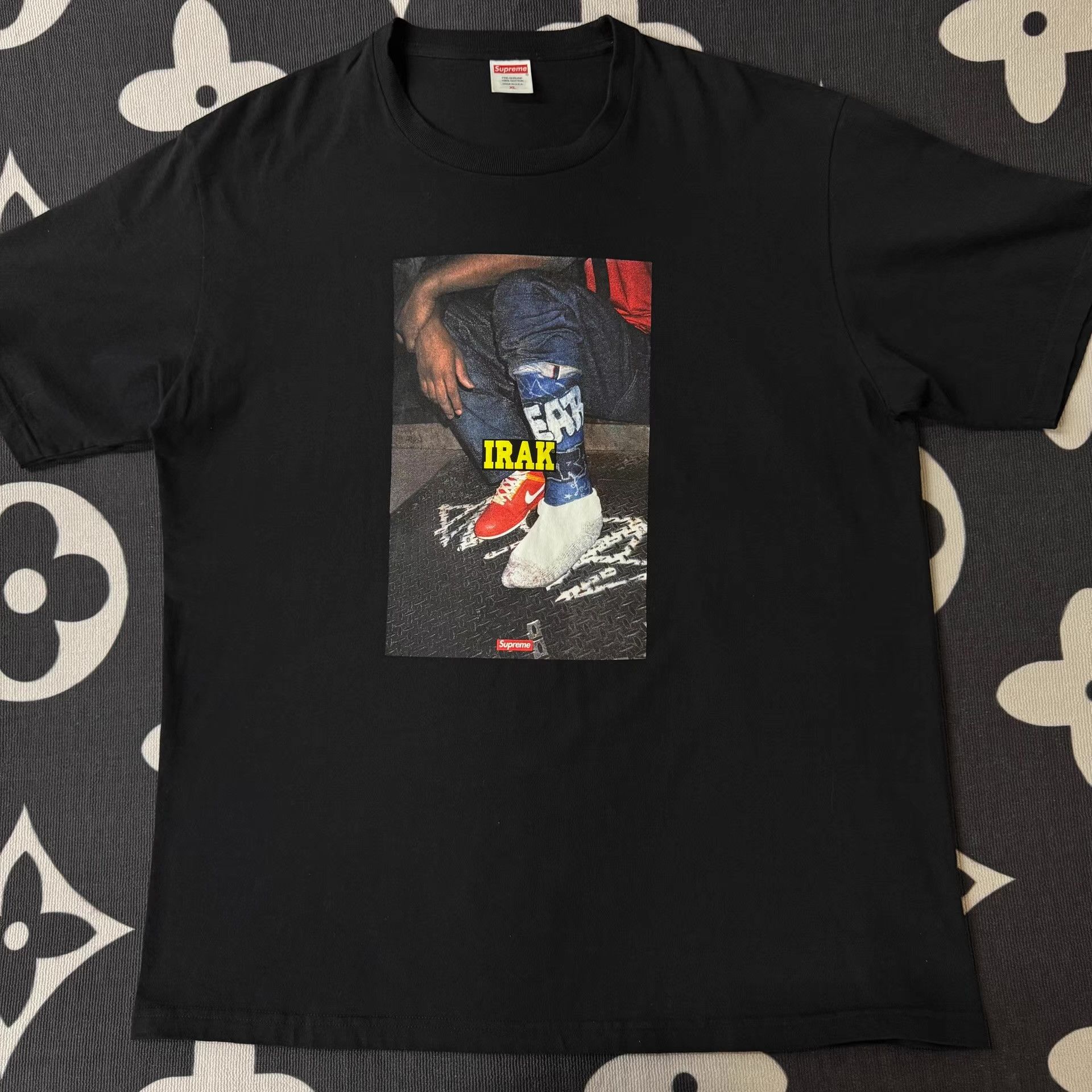 Supreme Supreme Photo Print Black Short Sleeve Q10 Size US XL / EU 56 / 4 - 1 Thumbnail