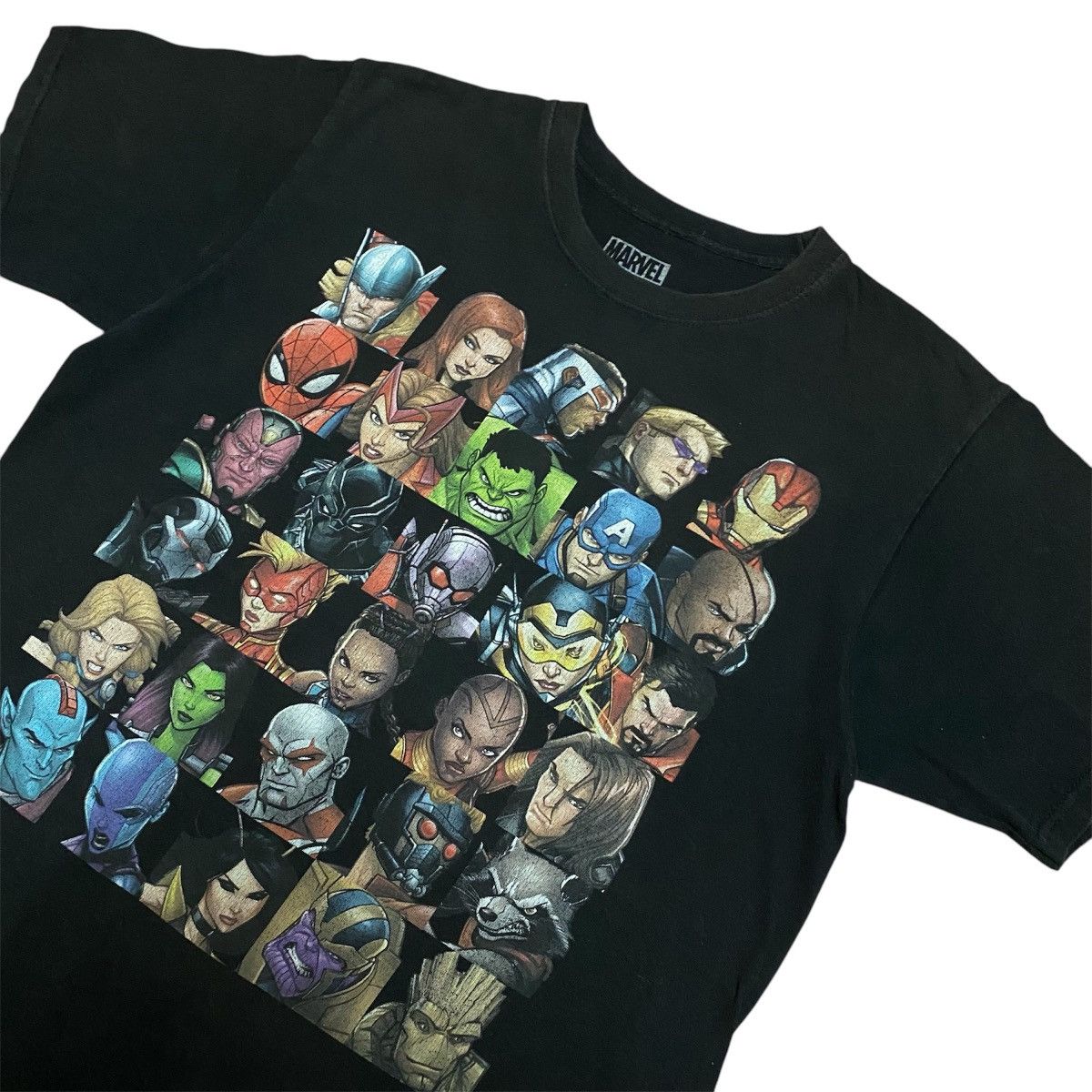 Vintage Vintage y2k Marvel's Comics Avengers Graphic Tee Size US M / EU 48-50 / 2 - 3 Thumbnail