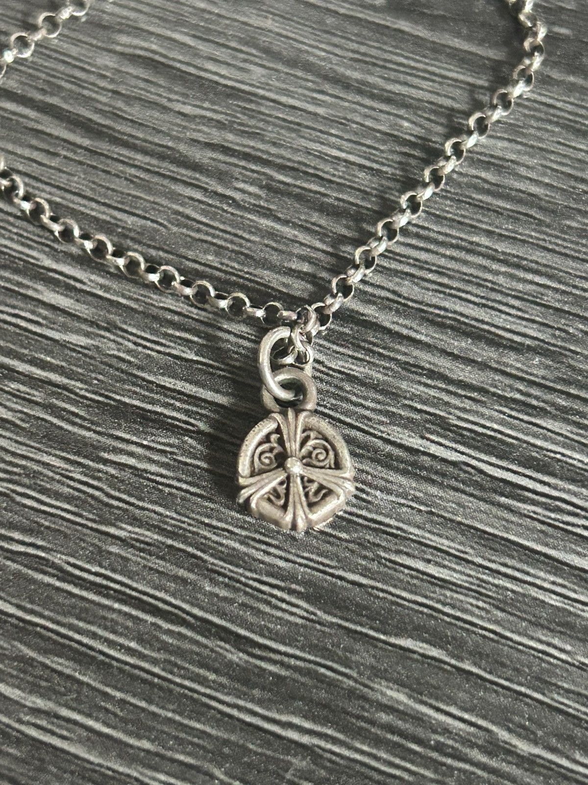 CHROME HEARTS PEACE SIGN ネックレス ボールチェーン付 CHROME HEARTS