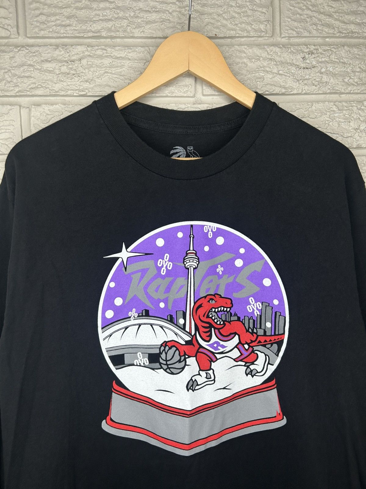 NBA × October's Very Own OVO Toronto Raptors Christmas Day Snow Globe Long Sleeve Size US L / EU 52-54 / 3 - 2 Thumbnail