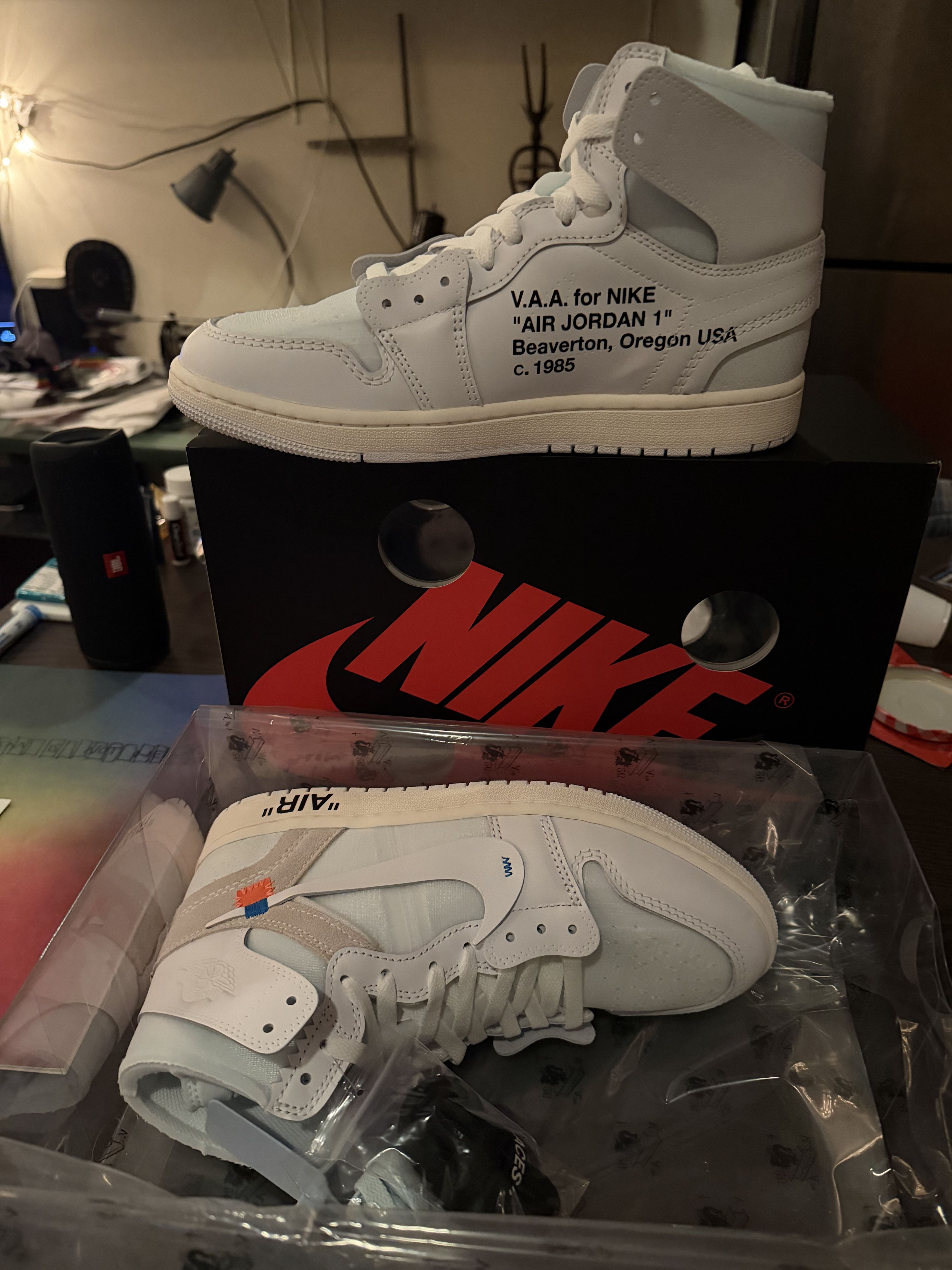 Jordan Brand × Off-White Air Jordan 1 High OG x V.A.A Size US 9 / EU 42 - 5 Thumbnail