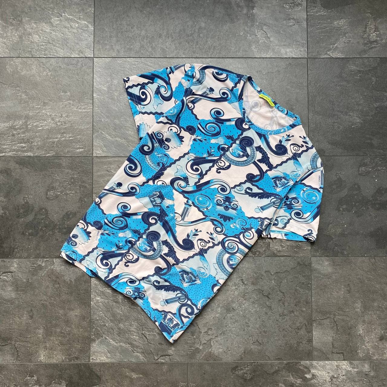 Streetwear × Versace × Vintage Versace monogram tee shirt Size US M / EU 48-50 / 2 - 1 Thumbnail