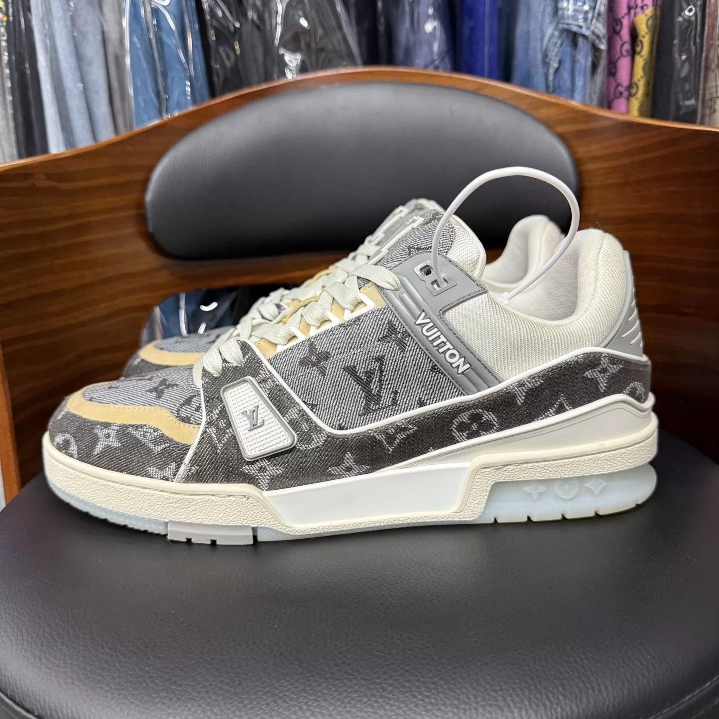 Louis Vuitton LV Trainer Gray White Monogram Denim 8/42 98 New Size US 9 / EU 42 - 6 Thumbnail