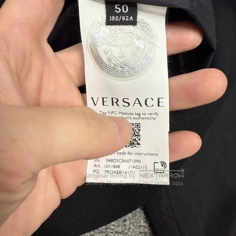 Versace Versace Gold thread Medusa figure on the black back padded Size US M / EU 48-50 / 2 - 4 Thumbnail