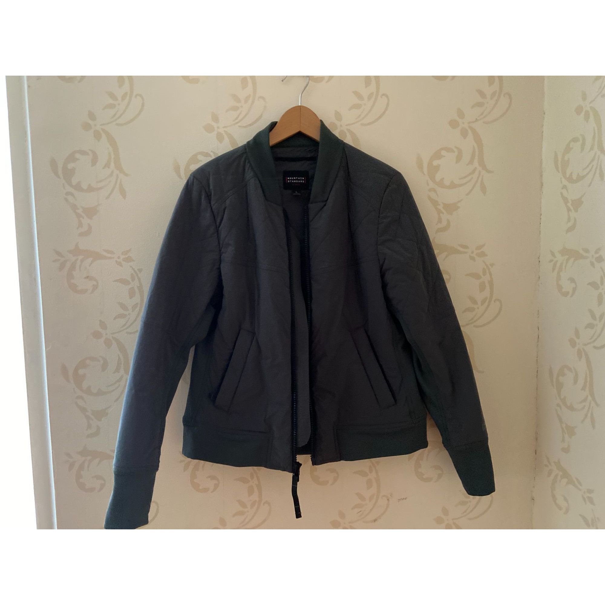 image of The Mountain Men's Large Mountain Standard Colorado Jacket in Green