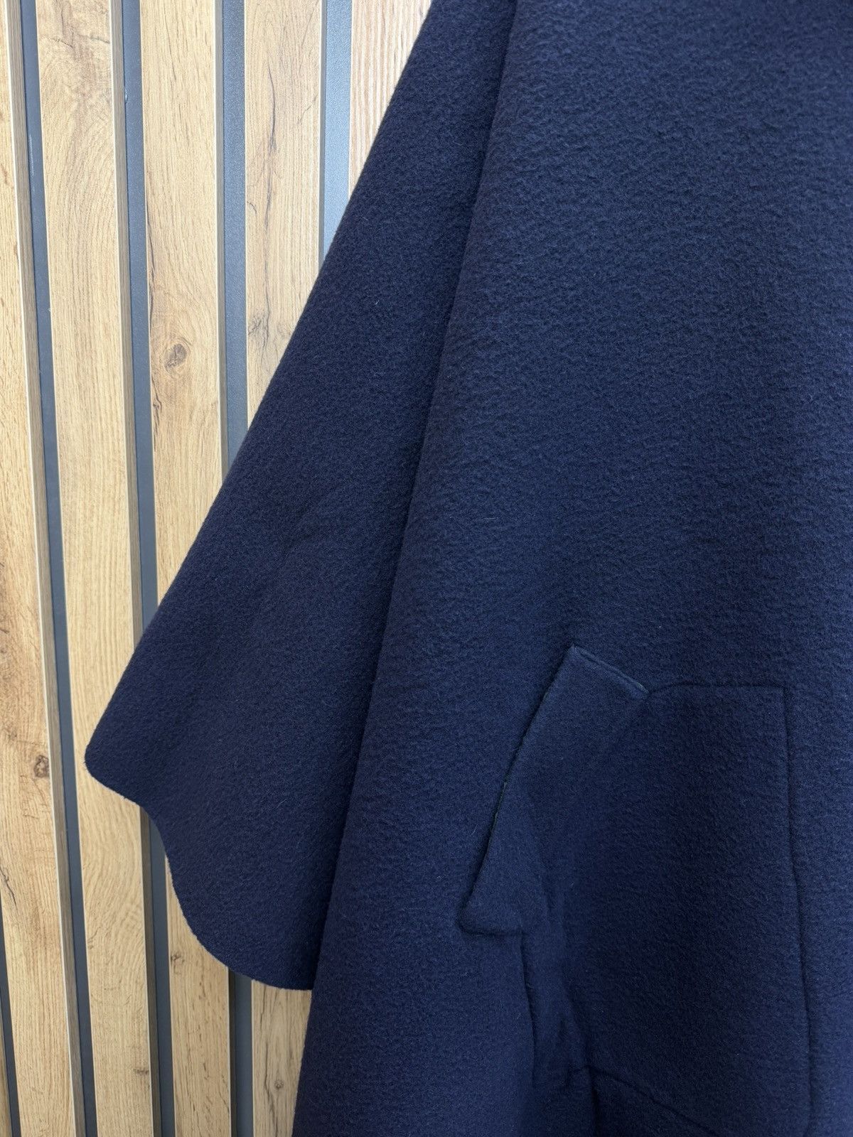 Valentino Valentino Miss V Wool Cape Coat Navy Size 42 Size M / US 6-8 / IT 42-44 - 7 Thumbnail