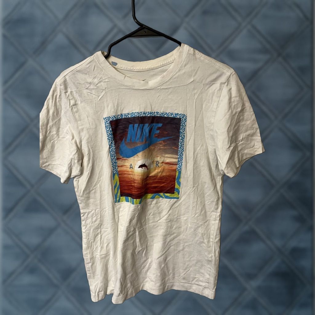 Nike VINTAGE Nike Shirt Men S White Short Sleeve Dolphin Sea Sunset Short Sleeve CT6591-010 Size US S / EU 44-46 / 1 - 1 Thumbnail