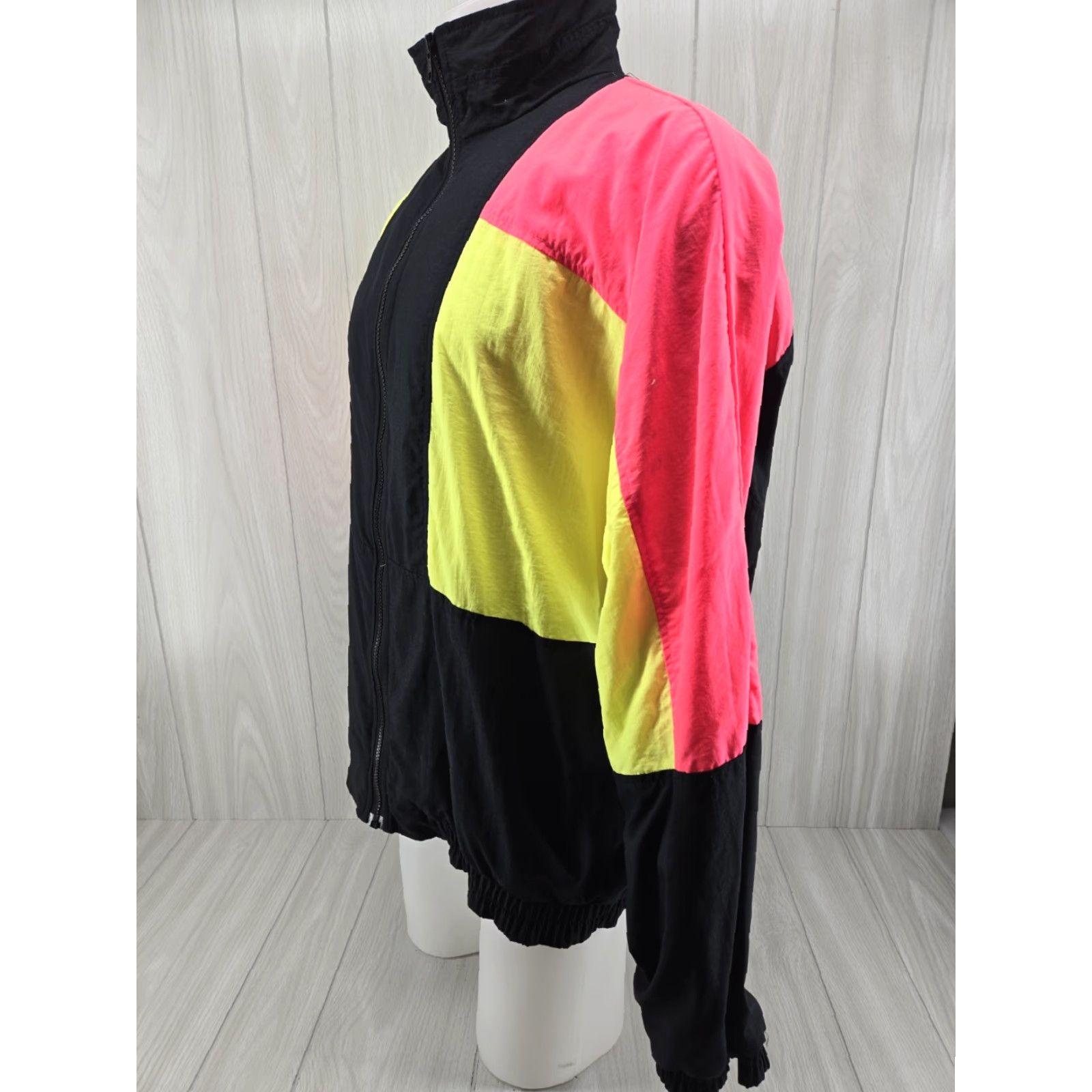 Umbro VINTAGE Umbro Windbreaker Jacket MENS XL 80s 90s Neon Surf Soccer Nylon Black Vintage: Yes Size US XL / EU 56 / 4 - 2 Thumbnail