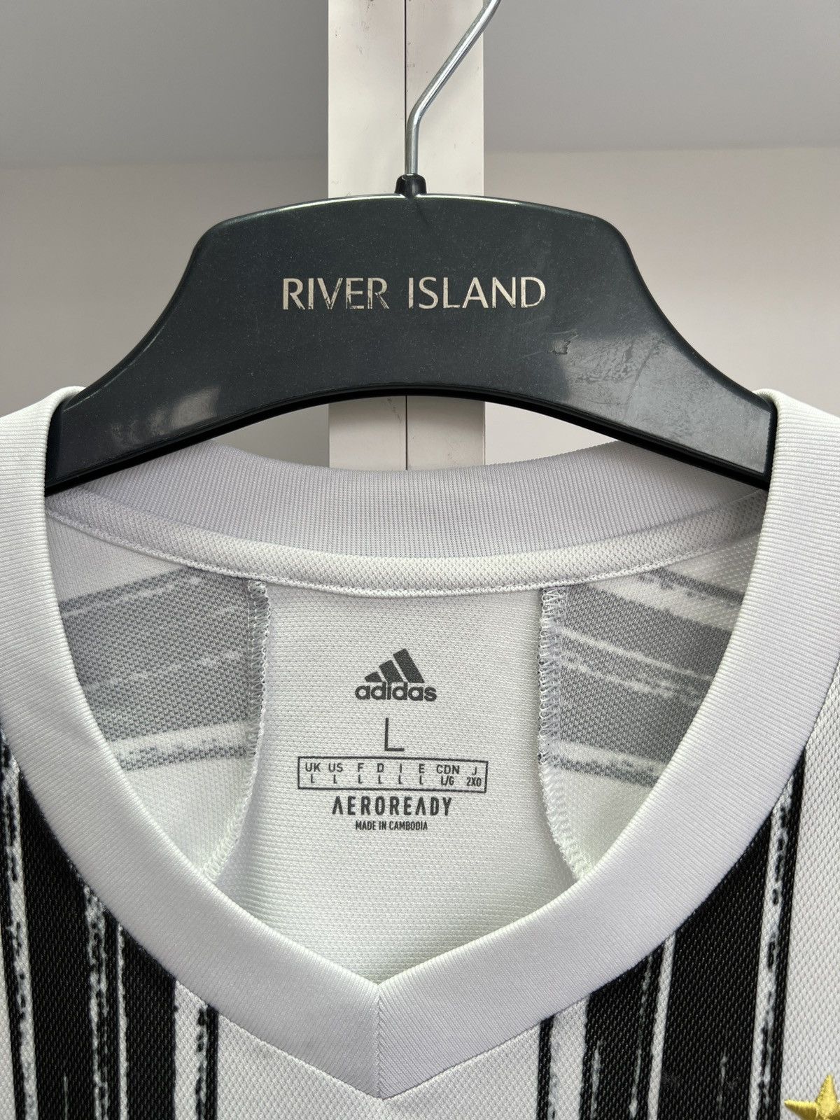 Adidas × Vintage JUVENTUS 2020 2021 HOME SHIRT FOOTBALL SOCCER JERSEY Size US L / EU 52-54 / 3 - 8 Thumbnail