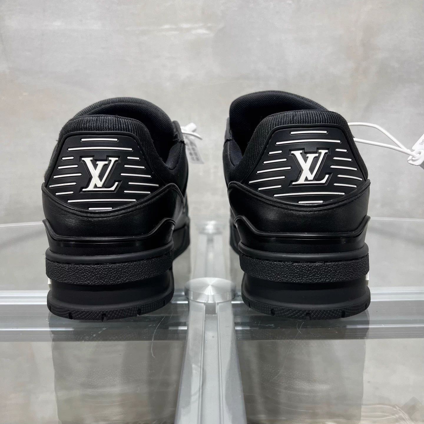 Louis Vuitton LV Trainer Black Warrior UK6.5 Size US 7.5 / EU 40-41 - 6 Thumbnail