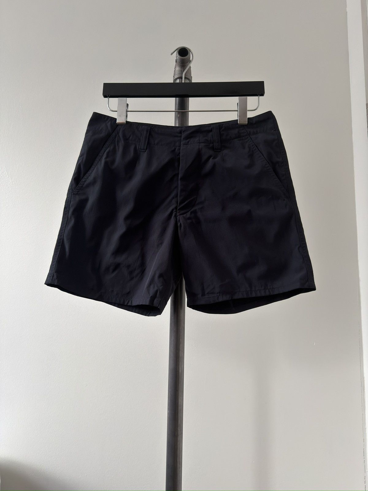 Helmut Lang Nylon Schoolboy Shorts Size US 32 / EU 48 - 1 Thumbnail