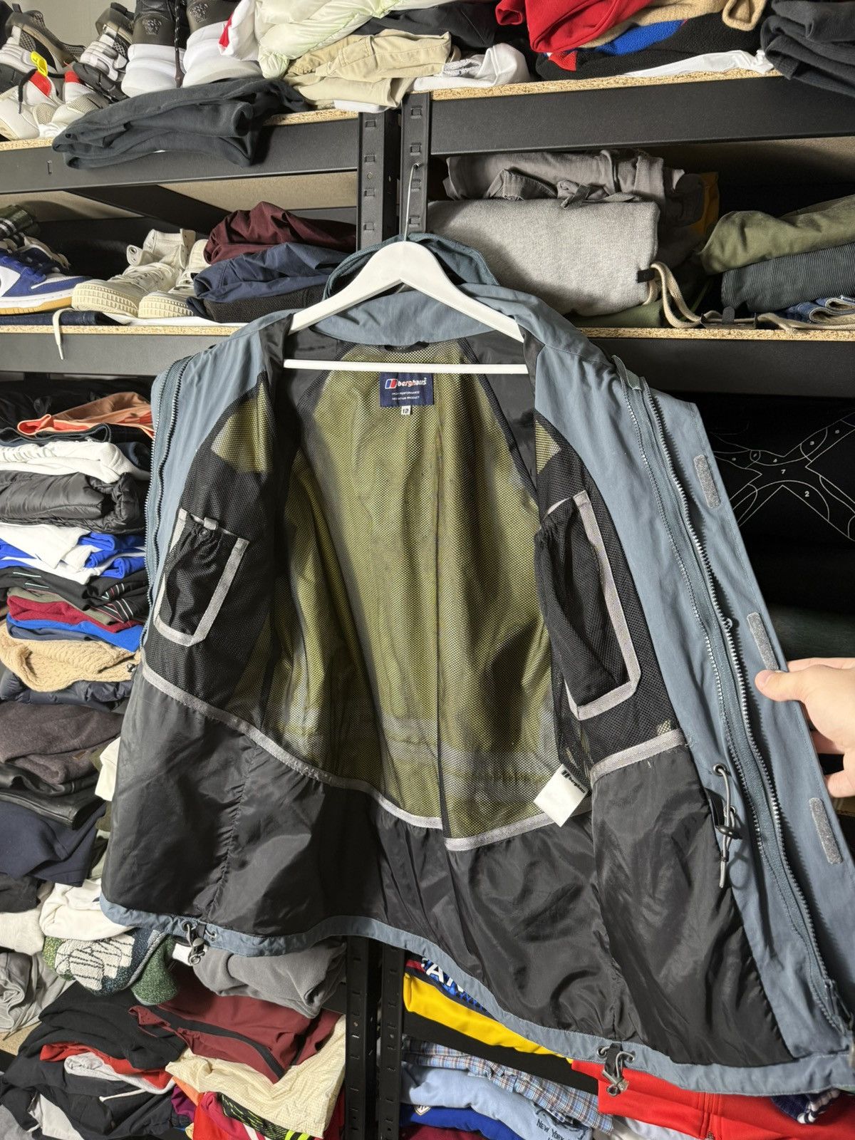 Berghaus Berghaus Gore-Tex XCR Jacket Vintage Hooded Waterproof WMNS Size M / US 6-8 / IT 42-44 - 12 Thumbnail