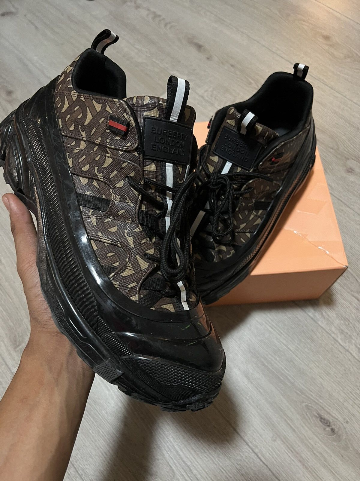 Burberry BURBERRY E-Canvas Monogram Arthur Sneakers Size US 11 / EU 44 - 1 Thumbnail