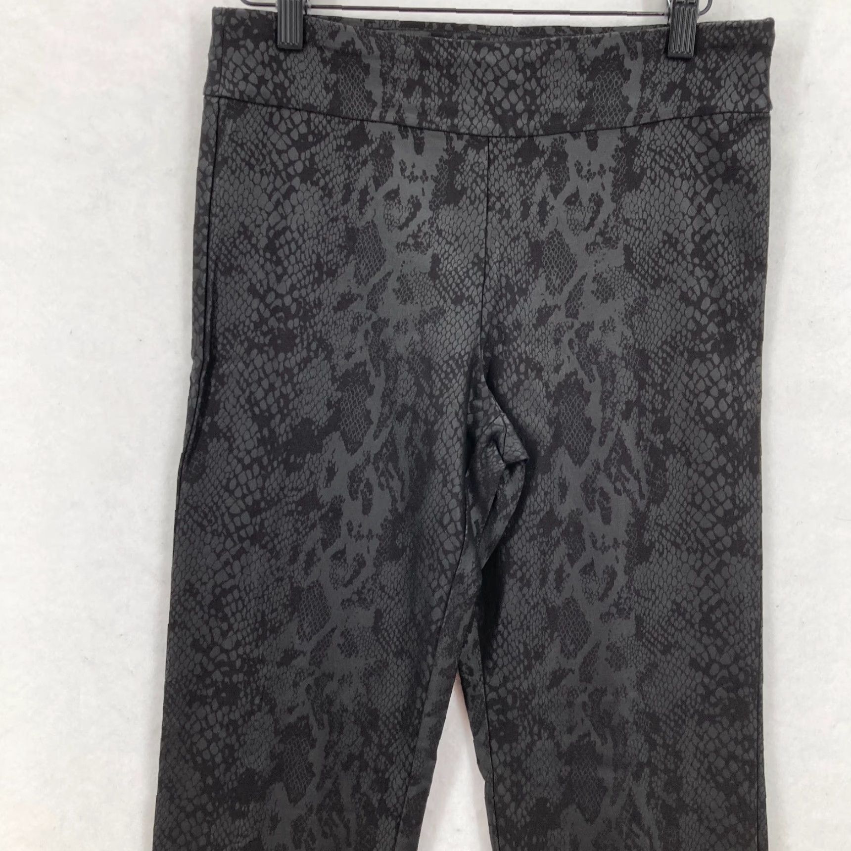 Vintage Krazy Larry Ankle Pants Women's 6 Black Snakeskin Stretch Fabric Slim Pull On Pants Size 28" / US 6 / IT 42 - 2 Thumbnail