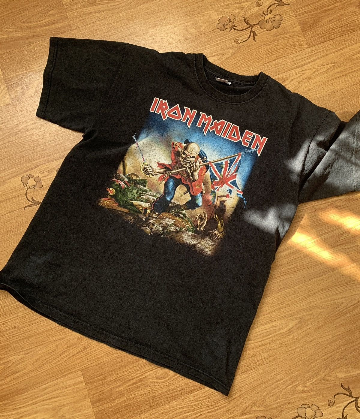 Fruit Of The Loom Iron Maiden The Trooper 2010 T Shirt Tee Size US L / EU 52-54 / 3 - 14 Thumbnail