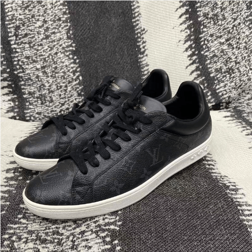 Louis Vuitton Louis Vuitton low-top shoes Size US 9 / EU 42 - 1 Thumbnail
