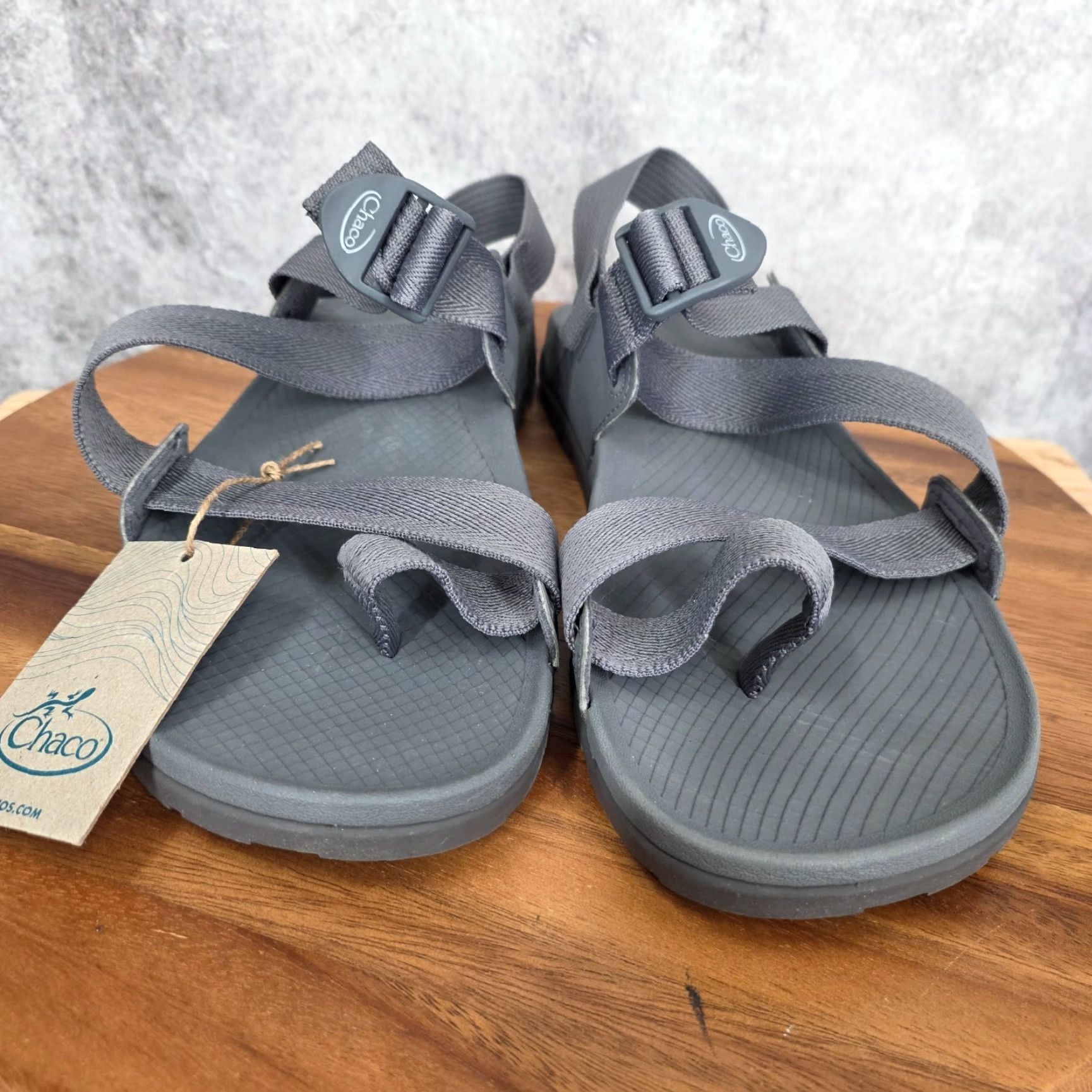 Chaco Sandals Mens 11 Gray Lowdown 2 Toe Loop Straps Comfort 