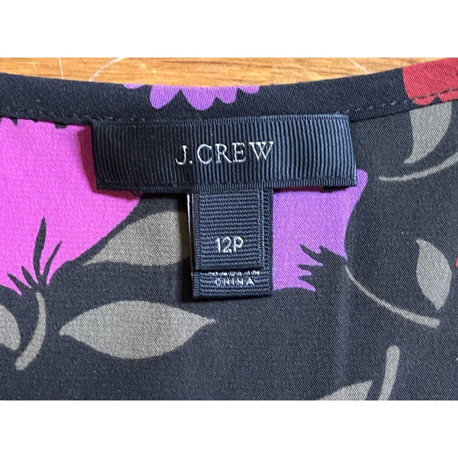 J.Crew J Crew Painted Pansy Floral Ruffle Silk Blouse Women’s 12P Pink Purple Red Multicolor Floral Sleeveless V-Neck Blouse Size XL / US 12-14 / IT 48-50 - 4 Thumbnail