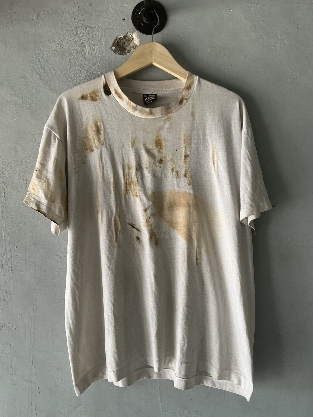 Vintage 90s best fruit of the loom “iron burn & stain tshirt” Size US XL / EU 56 / 4 - 1 Thumbnail