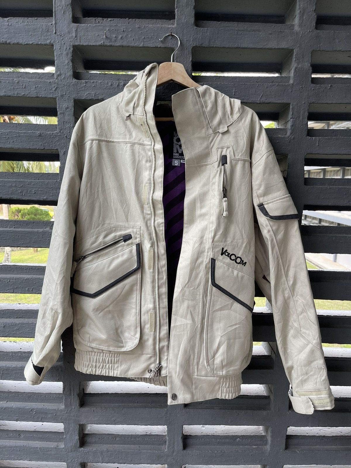 Snow Peak Volcom Nimbus snow board & Ski jacket 📸 Size US S / EU 44-46 / 1 - 1 Thumbnail
