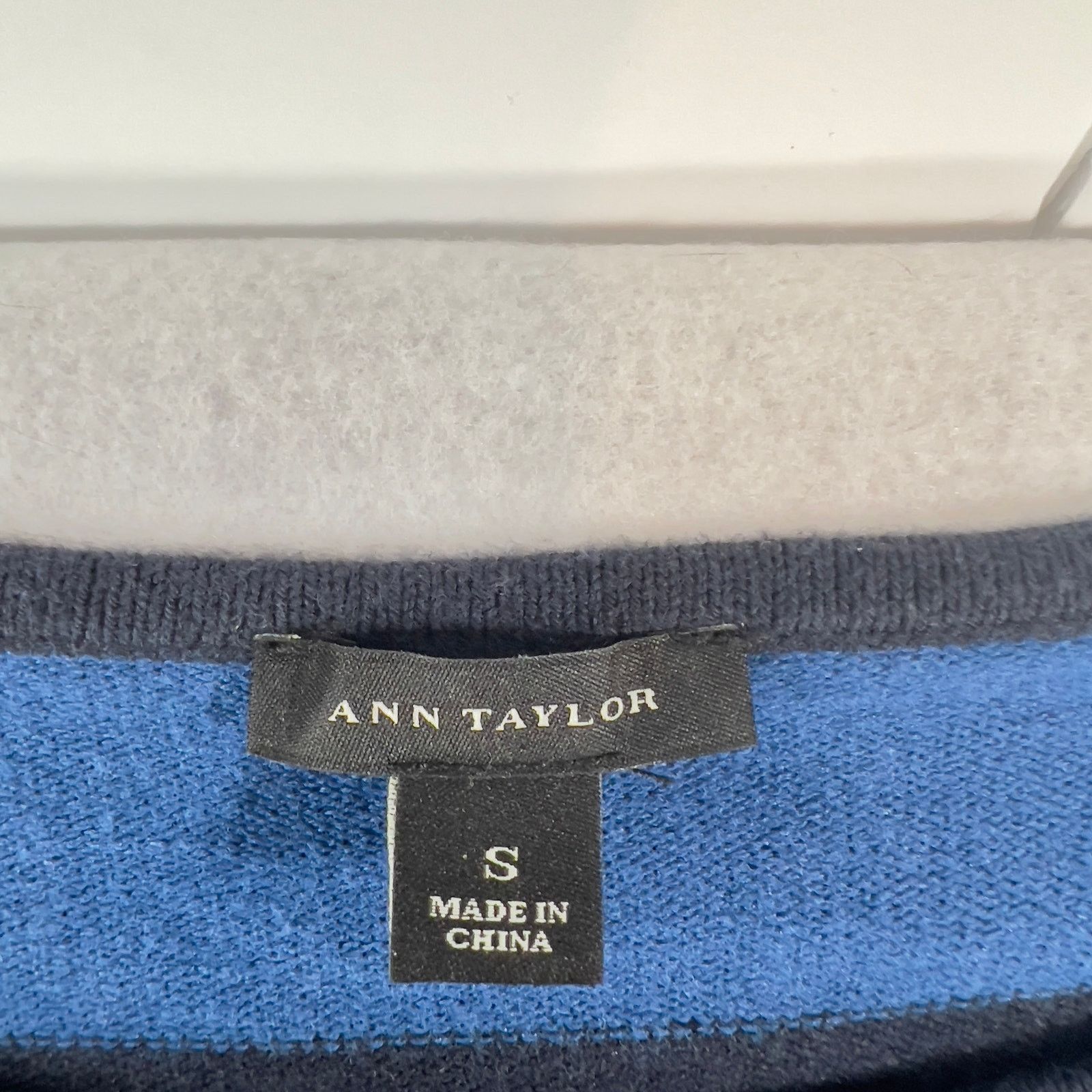 Ann Taylor Ann Taylor Knit Dress Just Above the Knee Blue Stripes Size S / US 4 / IT 40 - 2 Thumbnail