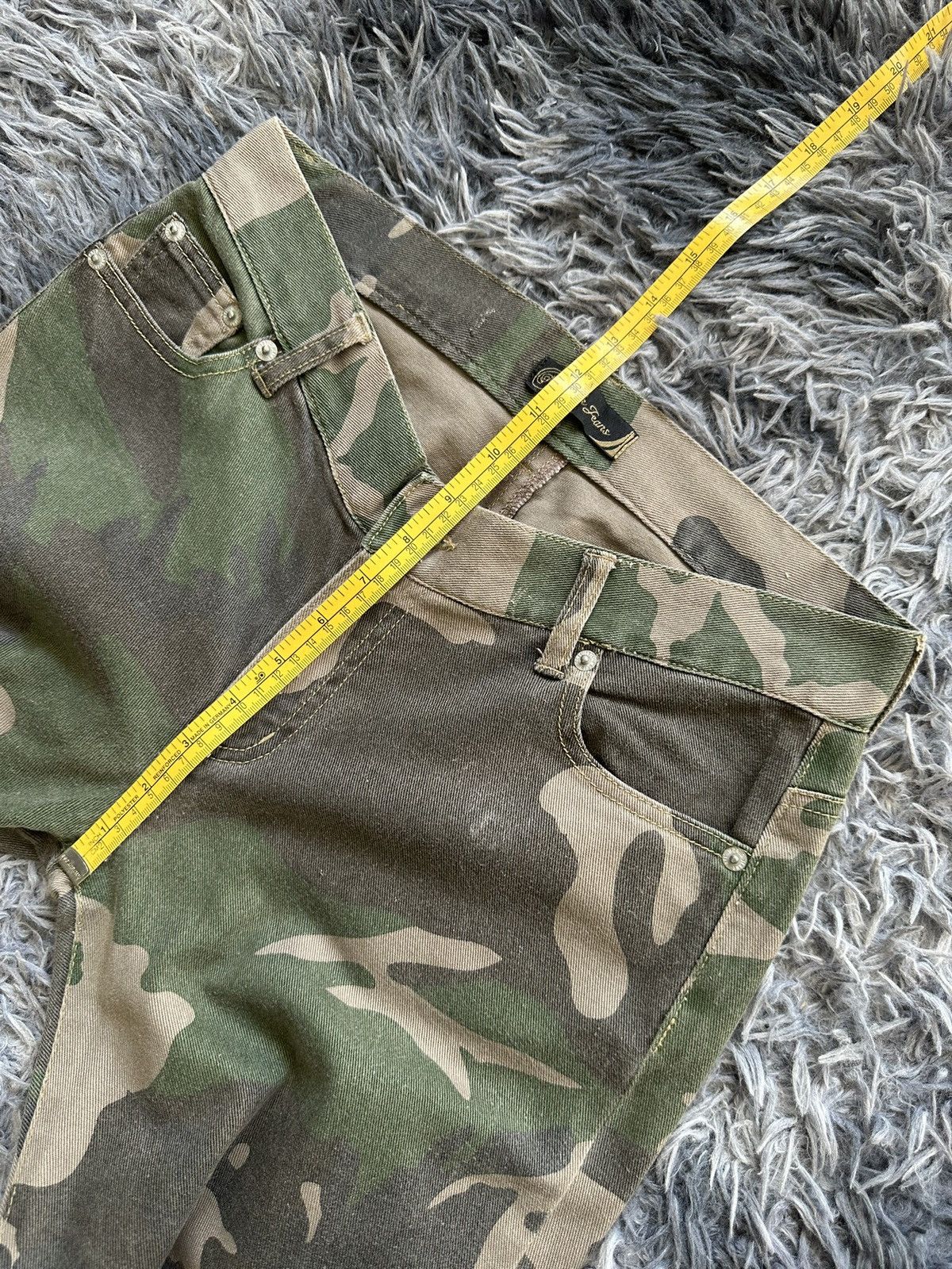 If Six Was Nine 2000's Oririn Jeans - jrock camo pant Size US 31 - 16 Thumbnail
