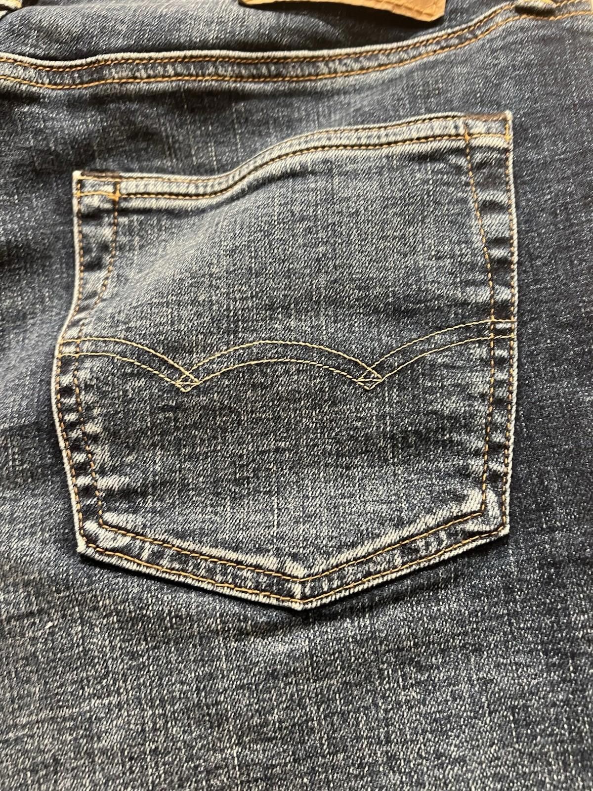 American Eagle Outfitters American Eagle AirFlex Distressed Denim Shorts Stretch Women Size 36" / US 14 / IT 50 - 4 Thumbnail